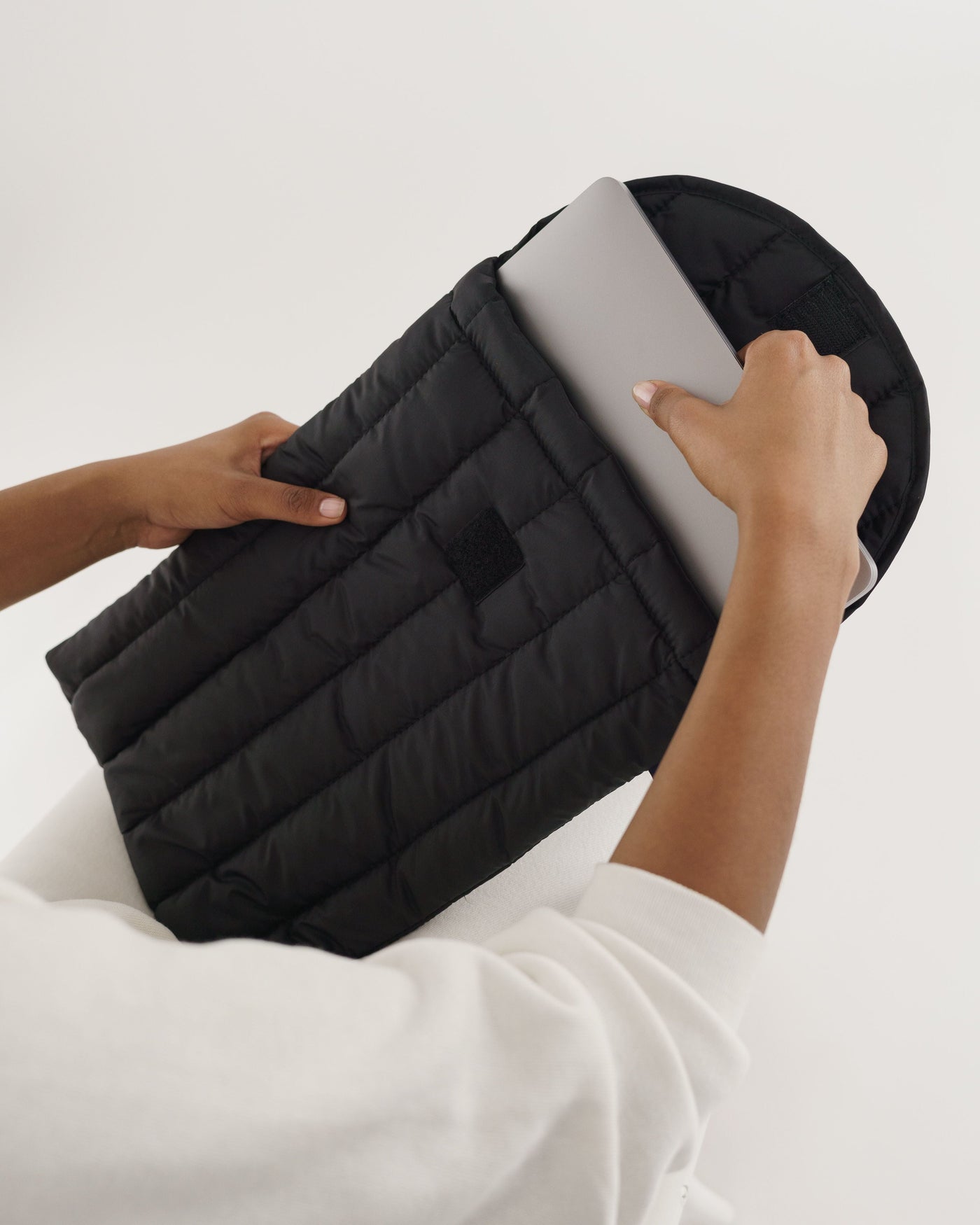 Puffy Laptop Sleeve 16" - Black - Everyday Bottle