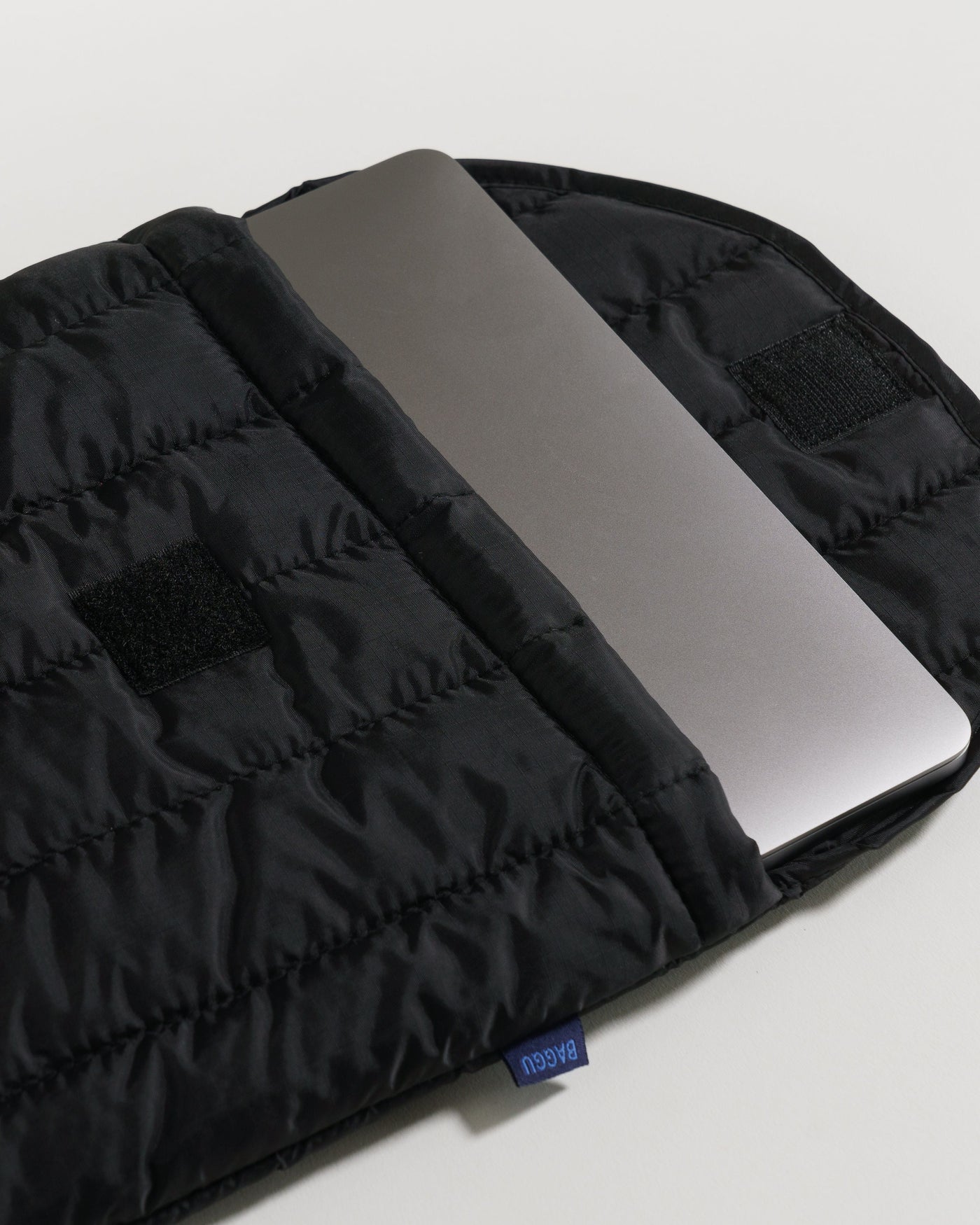 Puffy Laptop Sleeve 16" - Black - Everyday Bottle